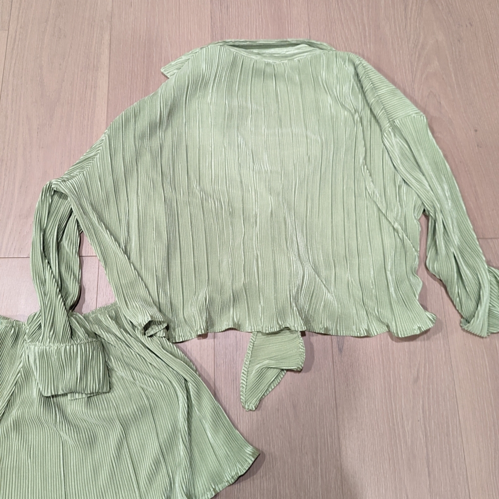 Green Pleated Two-Piece Set - Picture 2 of 9